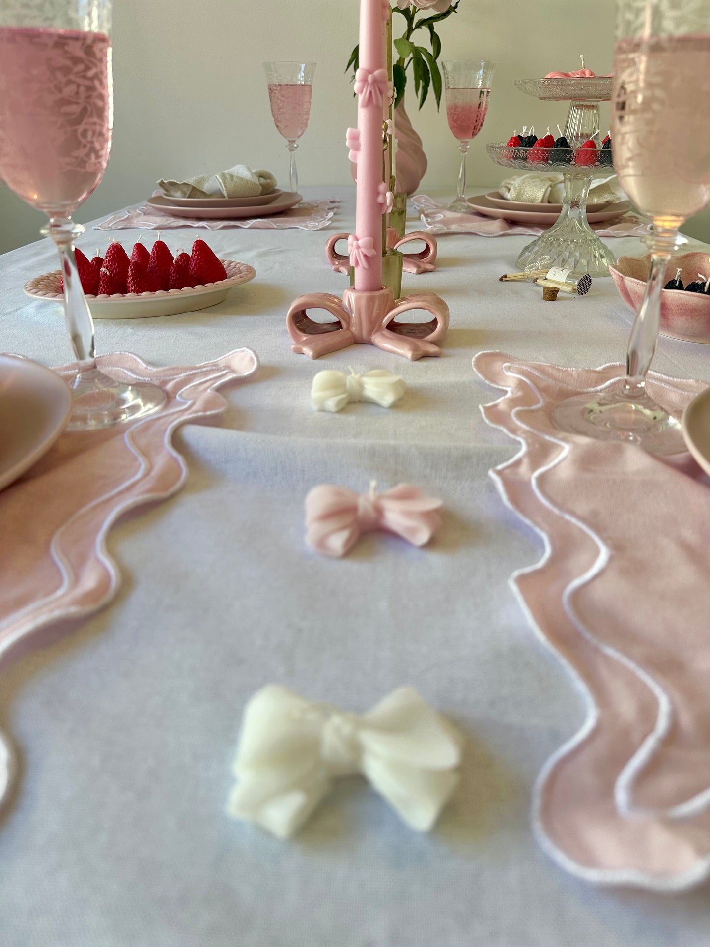 Ljus med ingjutna rosetter