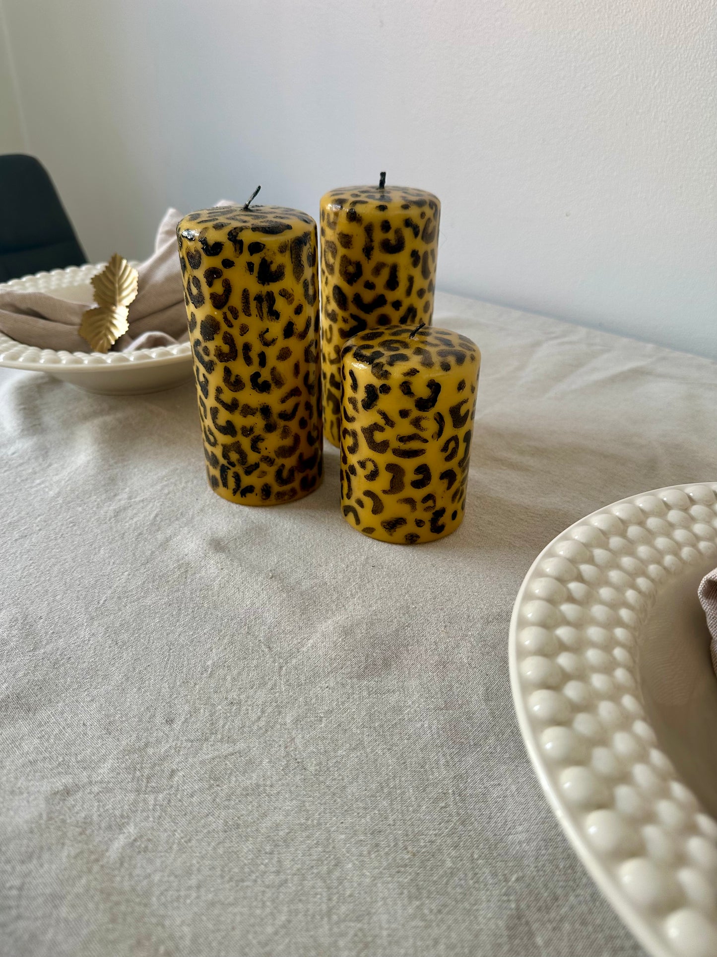 Leopard ljus handmålade och 50h+30h brinntid (2st)
