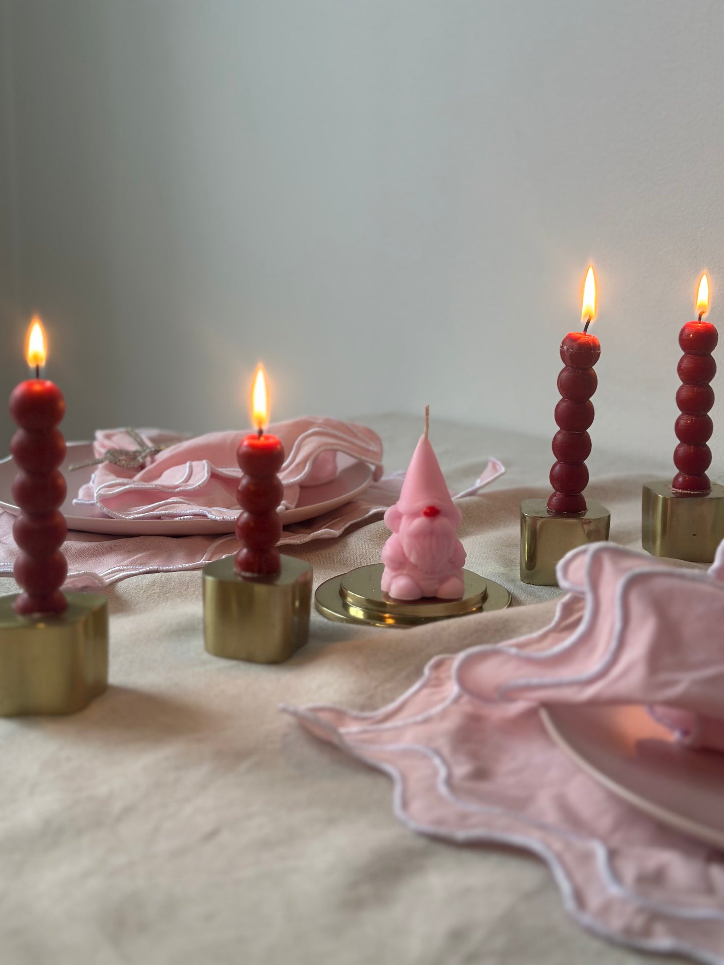 Rosa tomtenisse ljuset