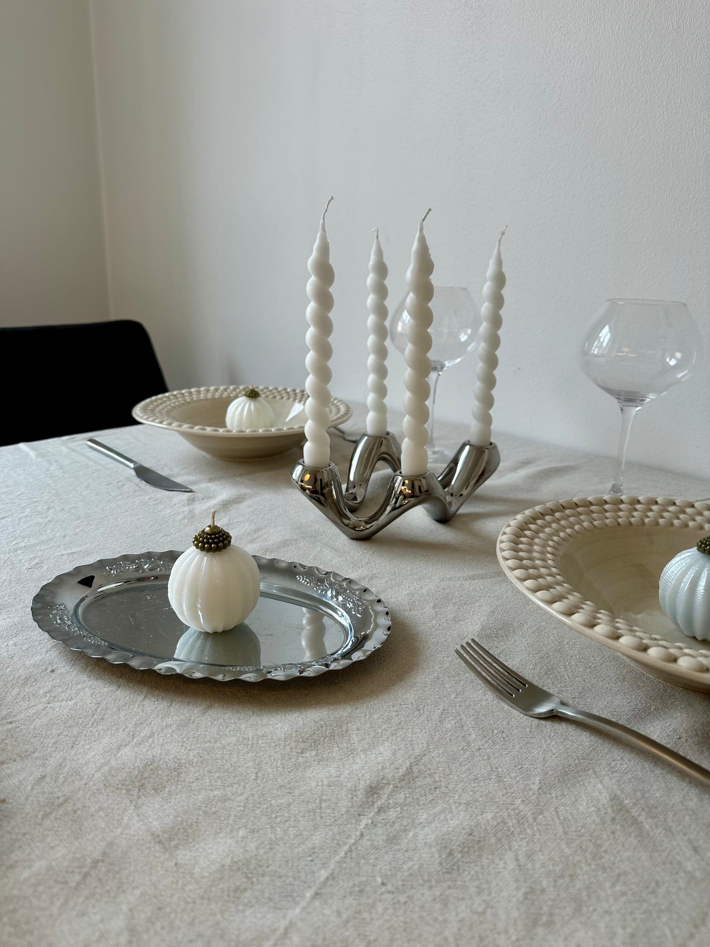 Räfflad julkula ljus