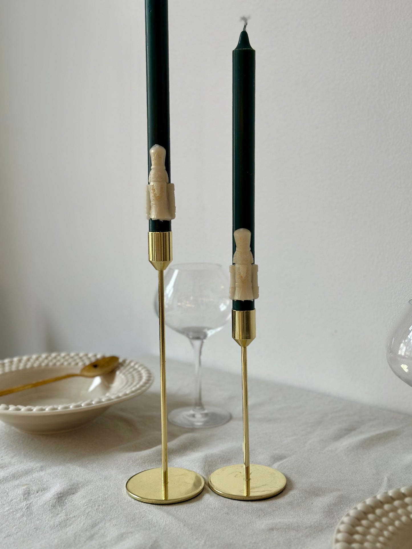 Långa nötknäppar kronljus ca 8h + brinntid