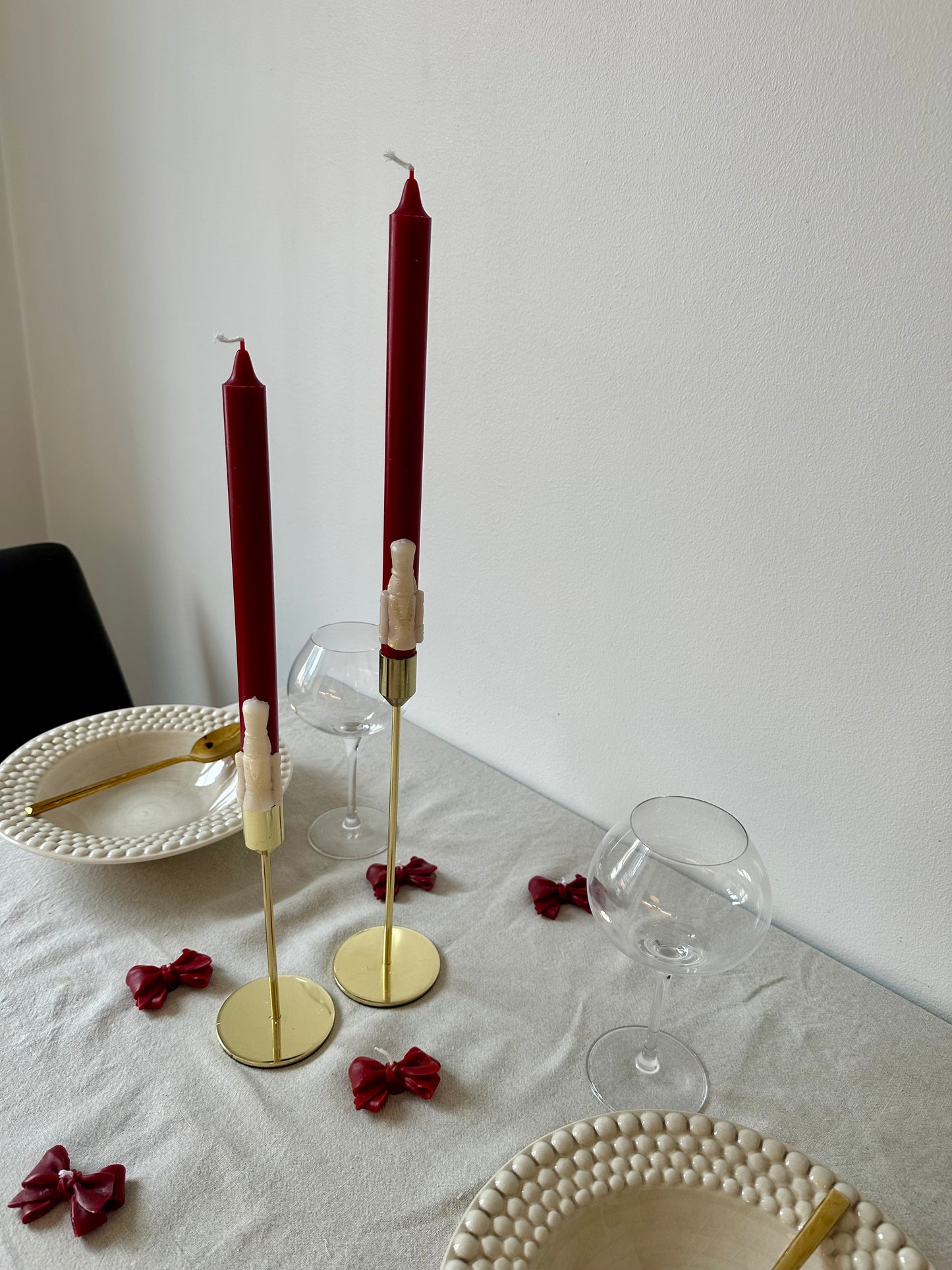 Långa nötknäppar kronljus ca 8h + brinntid