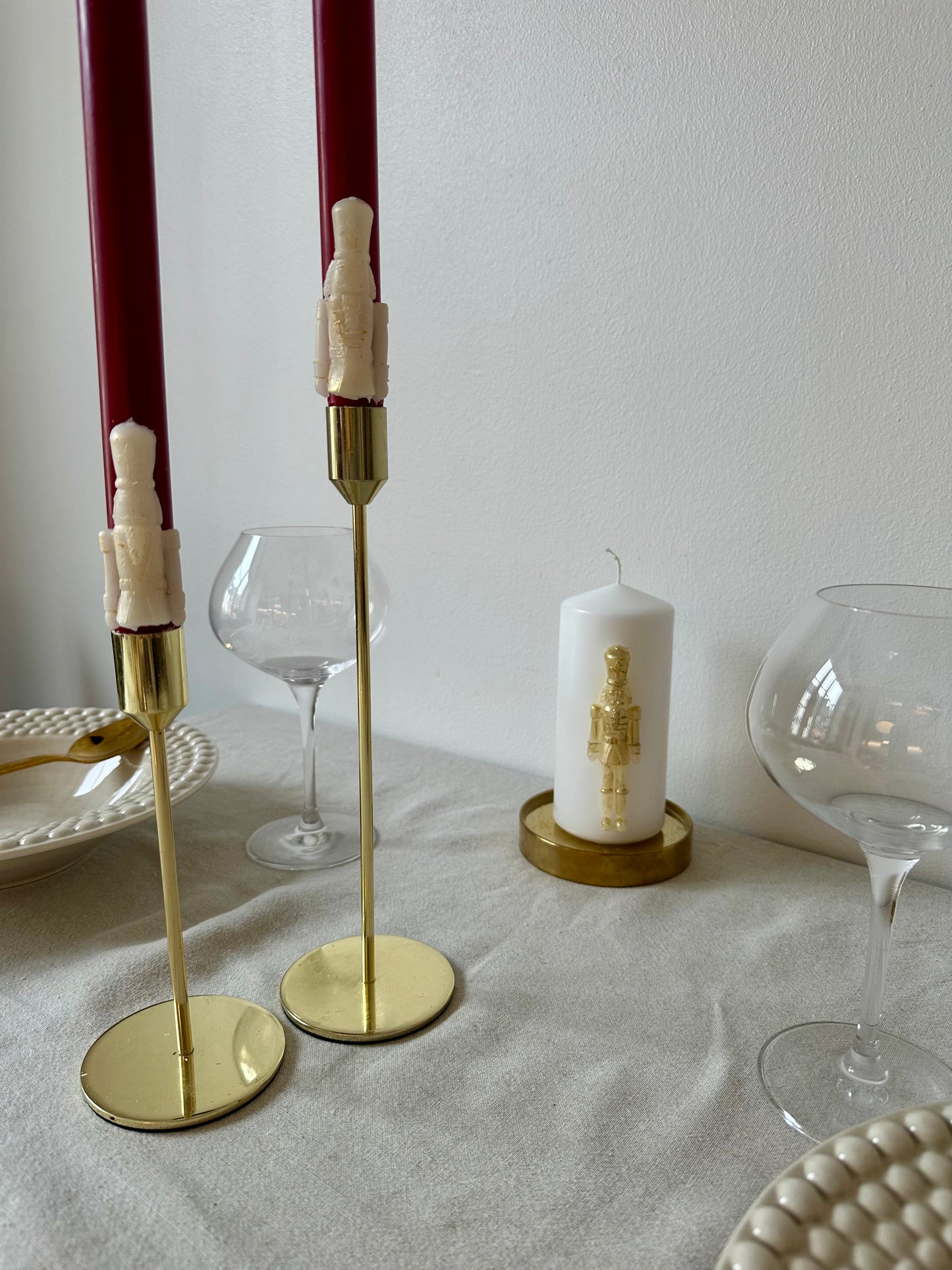 Långa nötknäppar kronljus ca 8h + brinntid