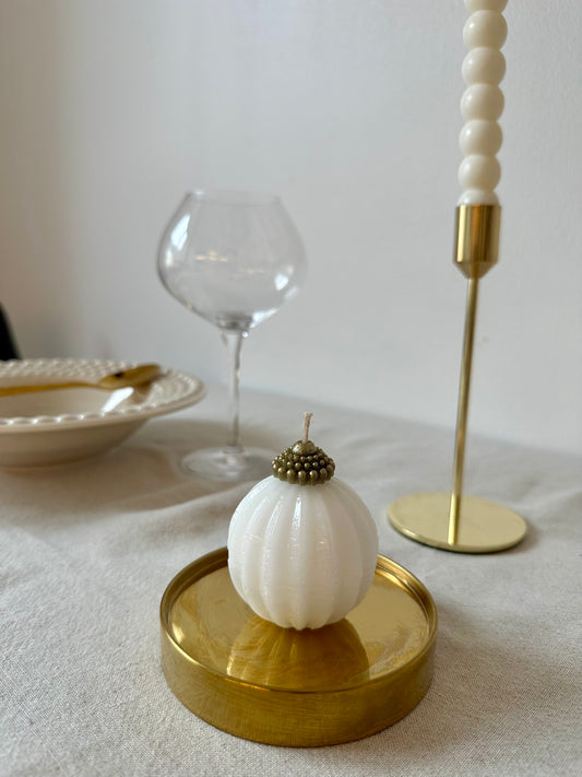 Räfflad julkula ljus