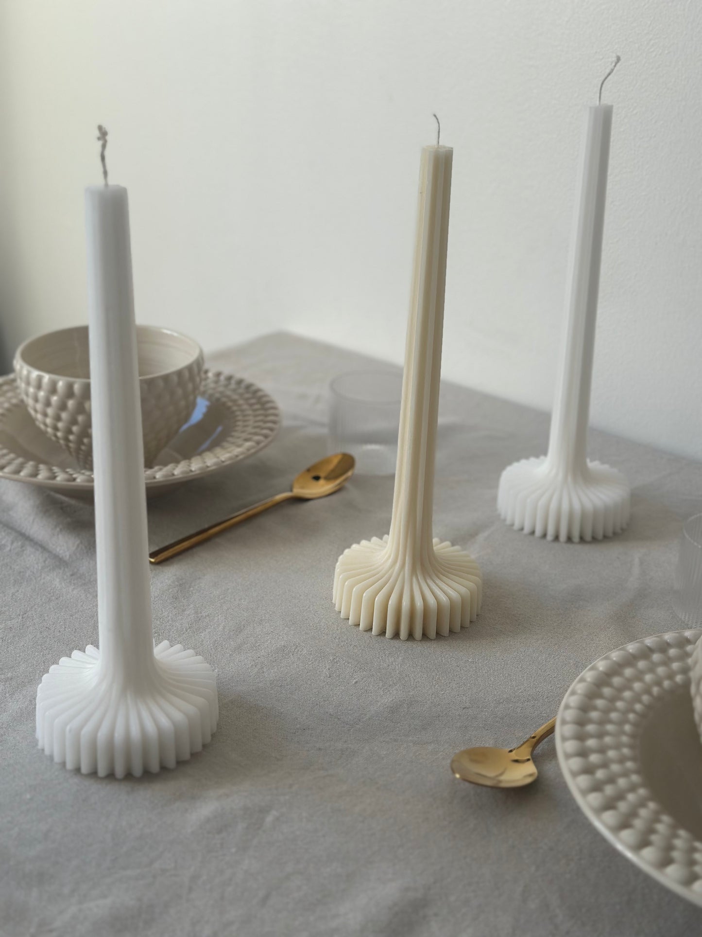 Högt minimalistiskt räfflat ljus (stl L)