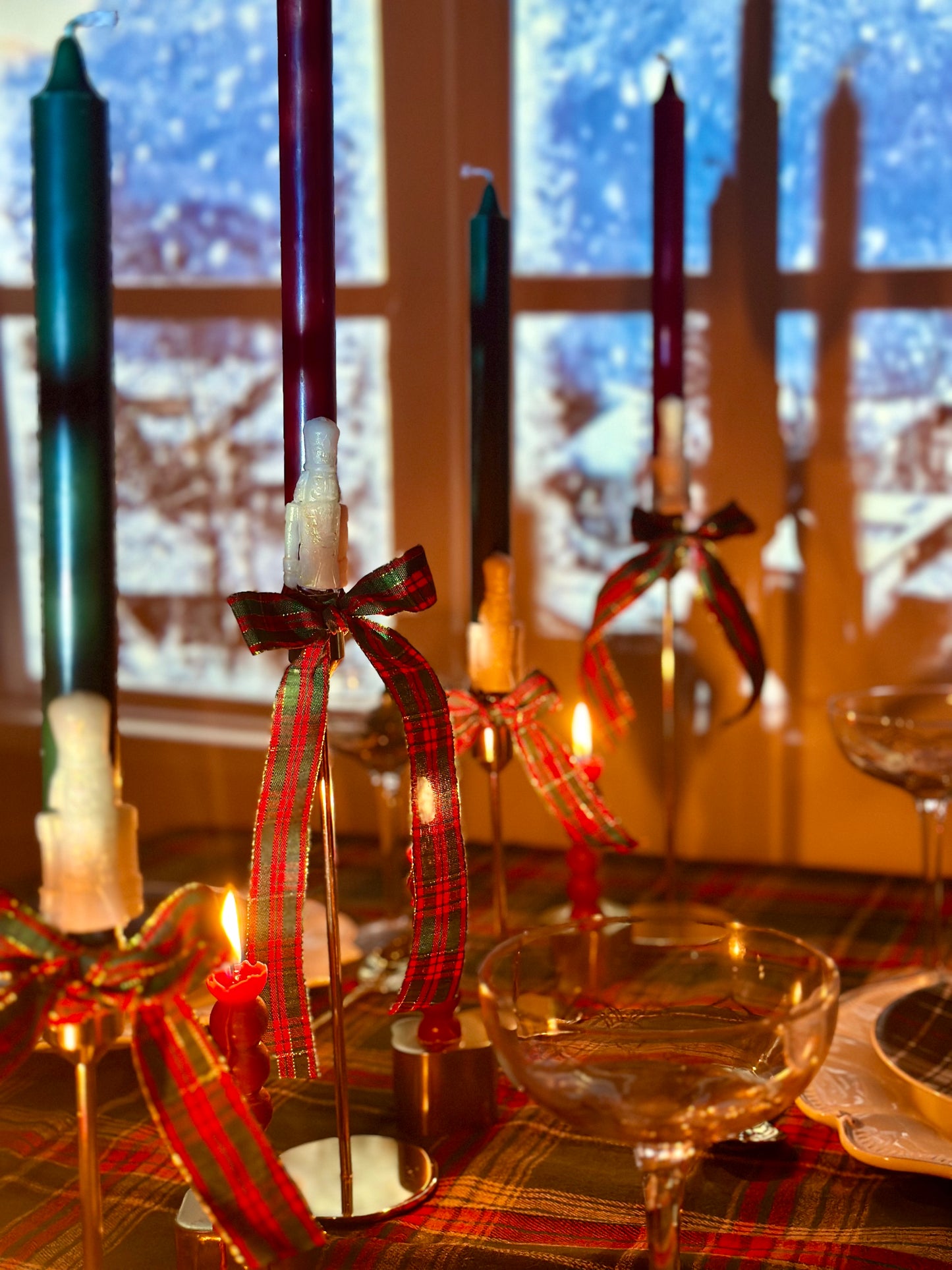 Långa nötknäppar kronljus ca 8h + brinntid