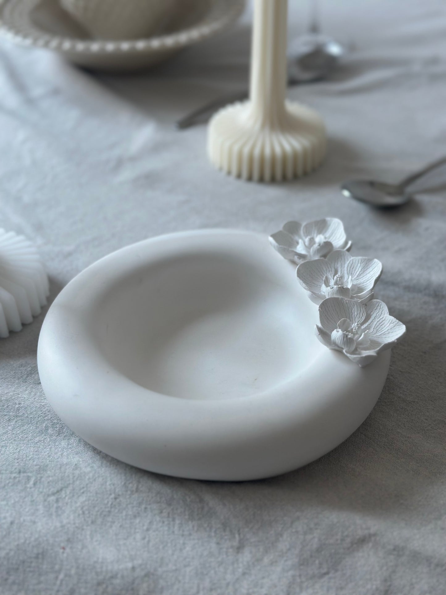 Handgjort orkidé fat